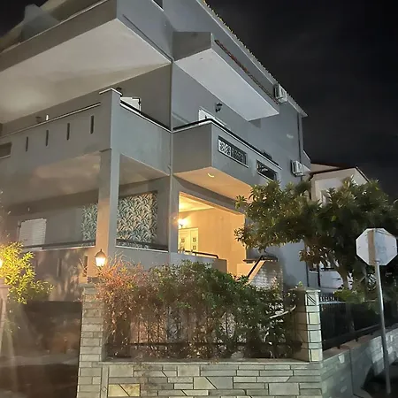 Glykanisos Apartment *